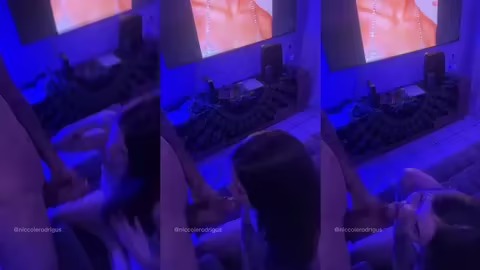 Niccole Rodrigues levando gozada na boca